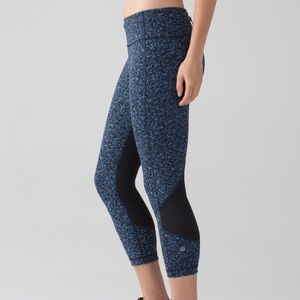Lululemon Pace Rival Crop 22” size 6 Blue
